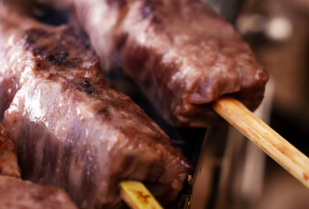 肉の卸屋が選んだ、ブランド牛や国産の黒毛和牛の串焼き
