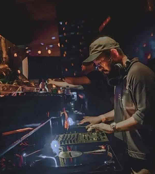 プレイ中のKoizumi Takumiさん